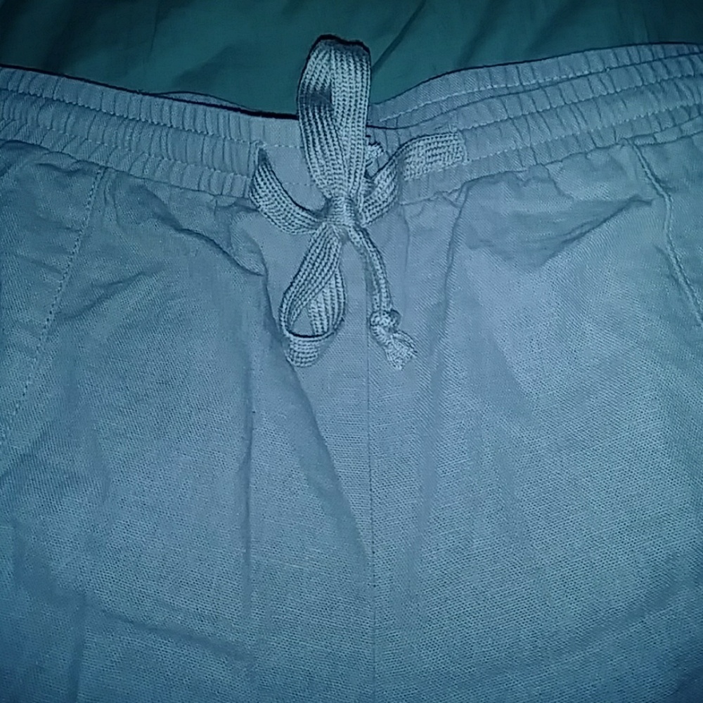 Shorts - Picture 2 of 4